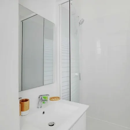 Cosy In Heart Of Batignolles Appartamento *